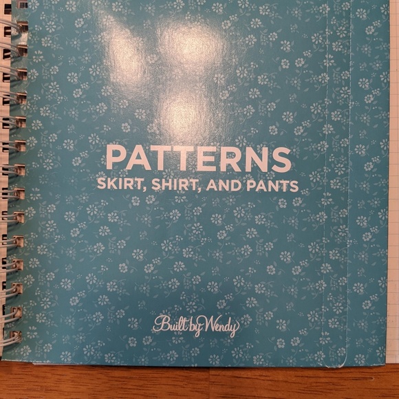Sew U: The Built by Wendy Guide to Making Your Own Wardrobe, Wendy Mulle… - Picture 9 of 13